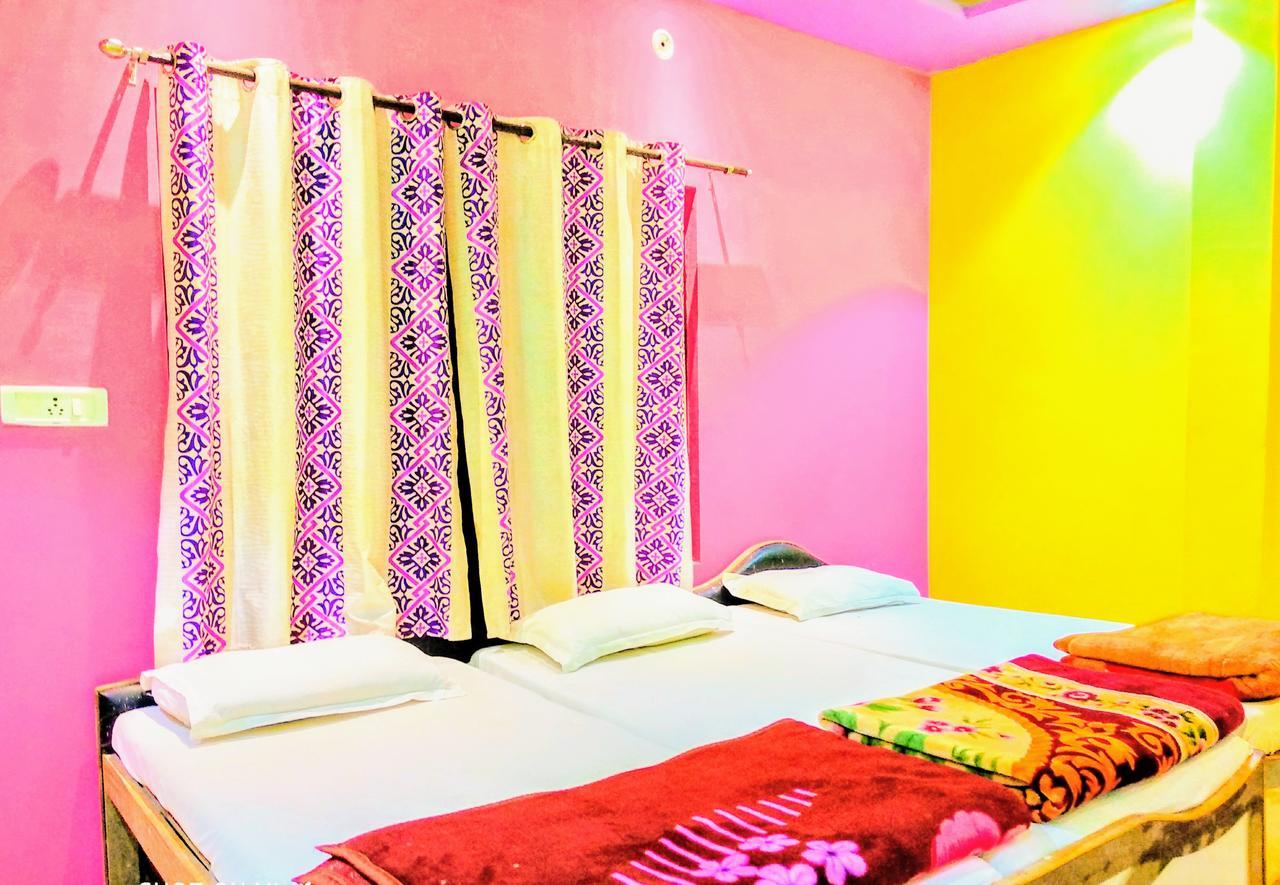 Shree Sai Paying Guest House Варанаси Екстериор снимка