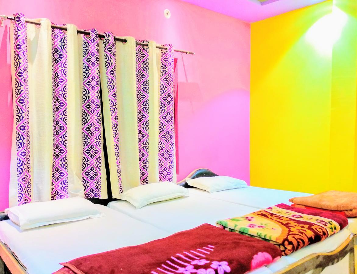 Shree Sai Paying Guest House Варанаси Екстериор снимка